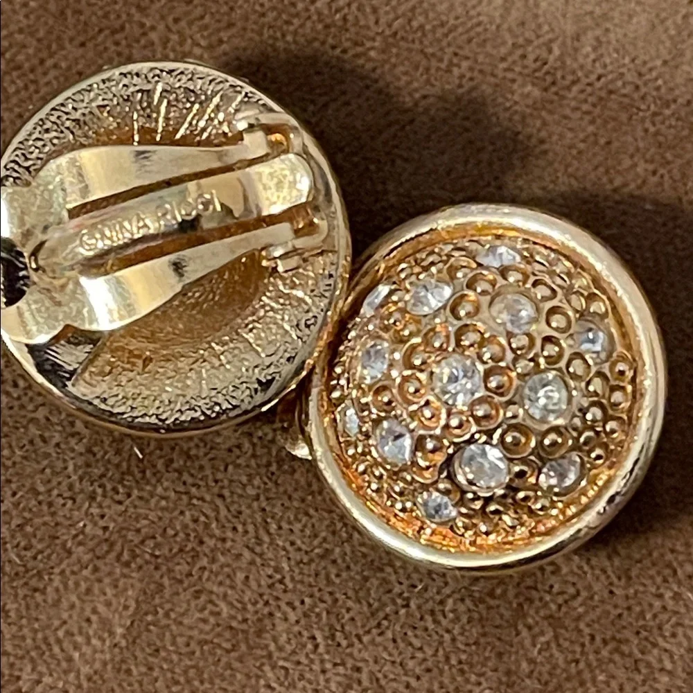 Vintage Nina Ricci Swarovski Crystal Textured Domed Clip-on Earrings - Picture 4 of 9